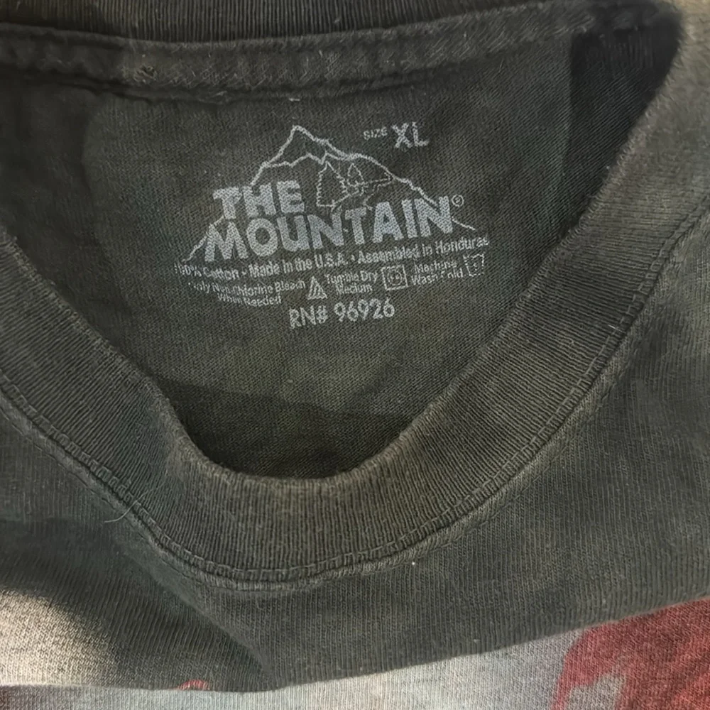 The Mountain Men’s XL Tshirt with decaying clown graphic - Picture 4 of 7
